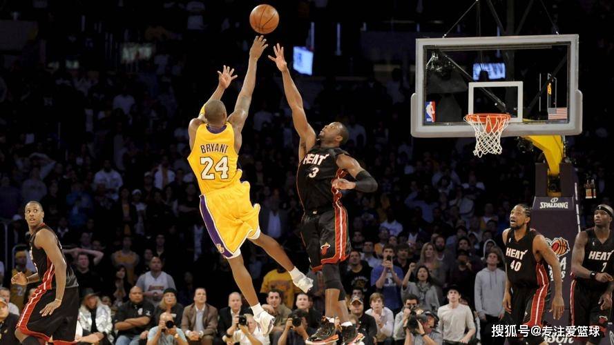 力挺科比！韦德炮轰詹姆斯控股媒体，把他排在第11简直欺人太甚