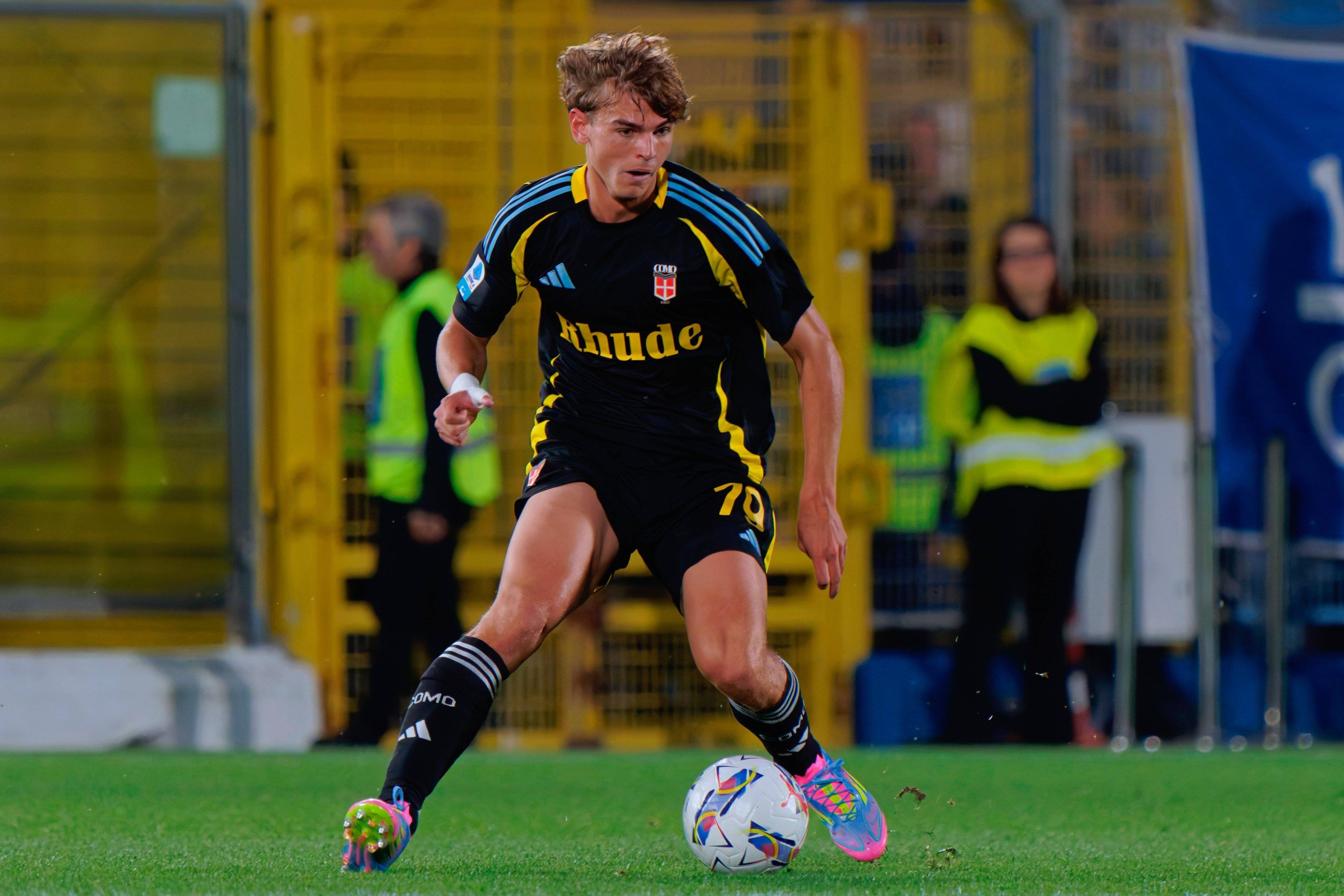 TA:热刺有意尼科-帕斯补强中场,不过科莫无意放人