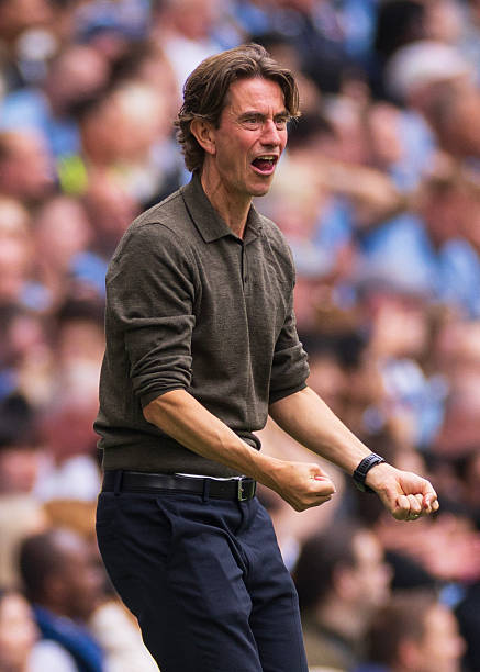 英超战术复盘-热刺是怎么赢的曼城？长传破解高位逼抢