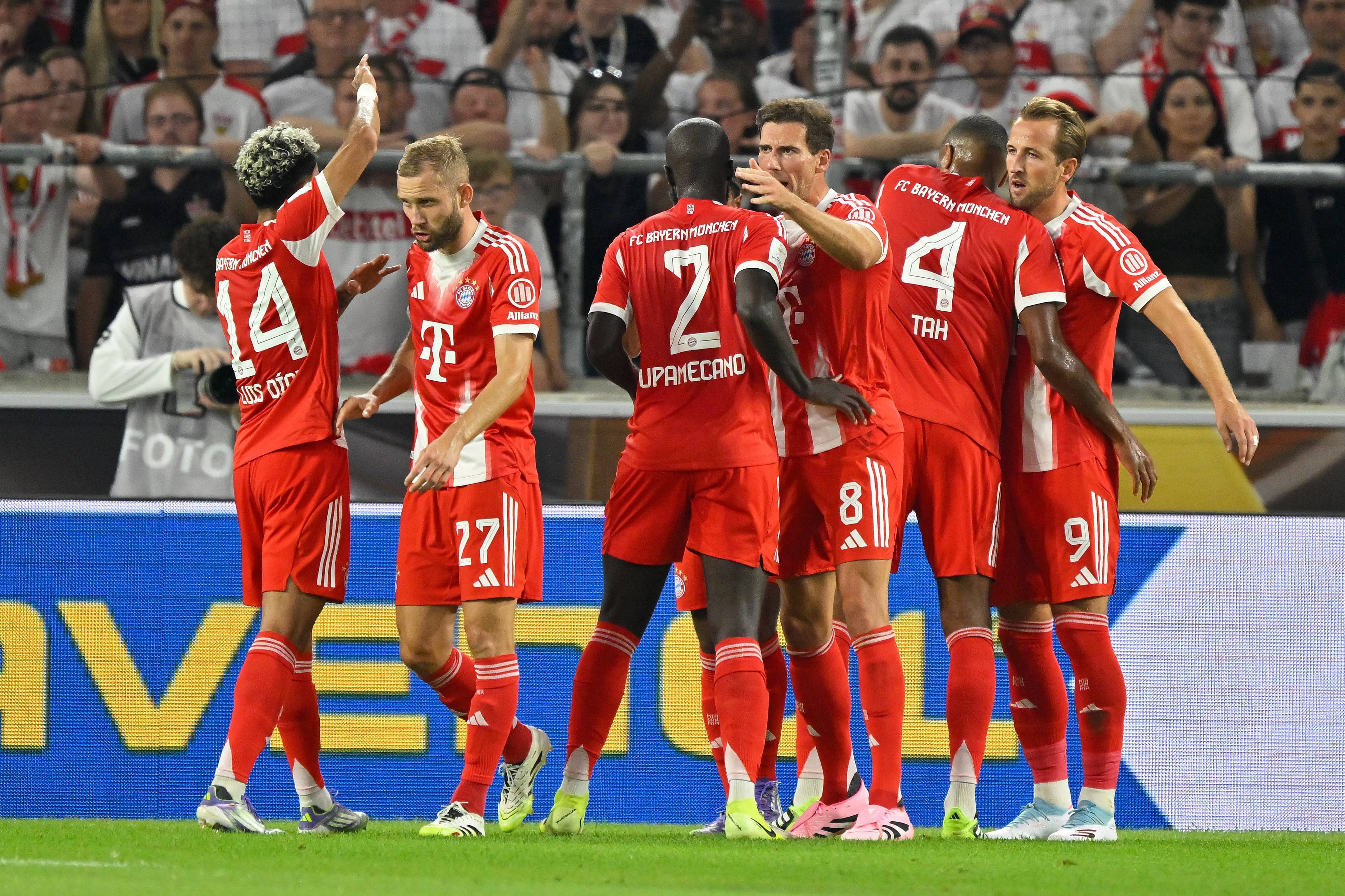 （体育）足球——弗朗茨·贝肯鲍尔超级杯：拜仁慕尼黑夺冠