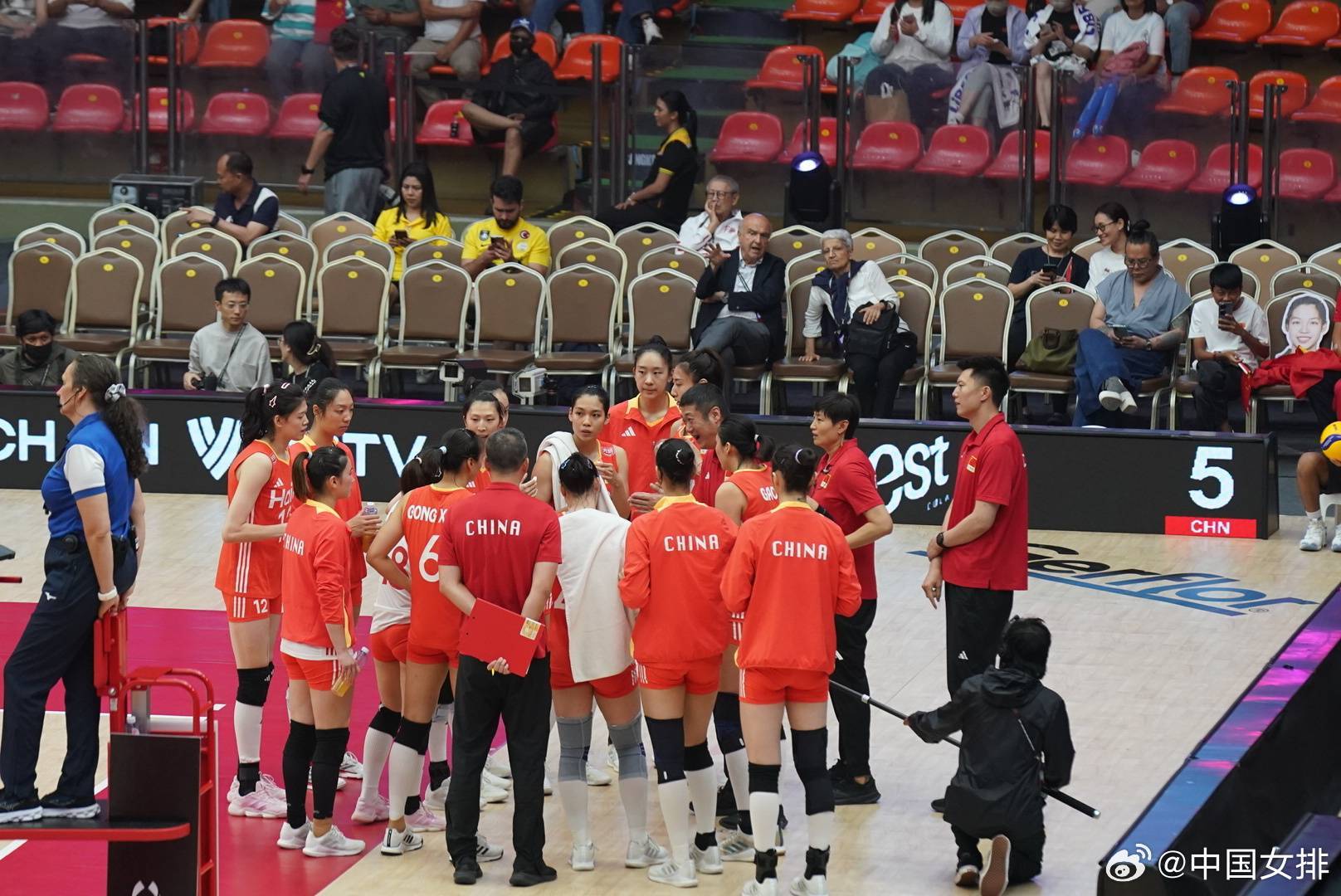 中国女排被法国队淘汰，无缘世锦赛八强