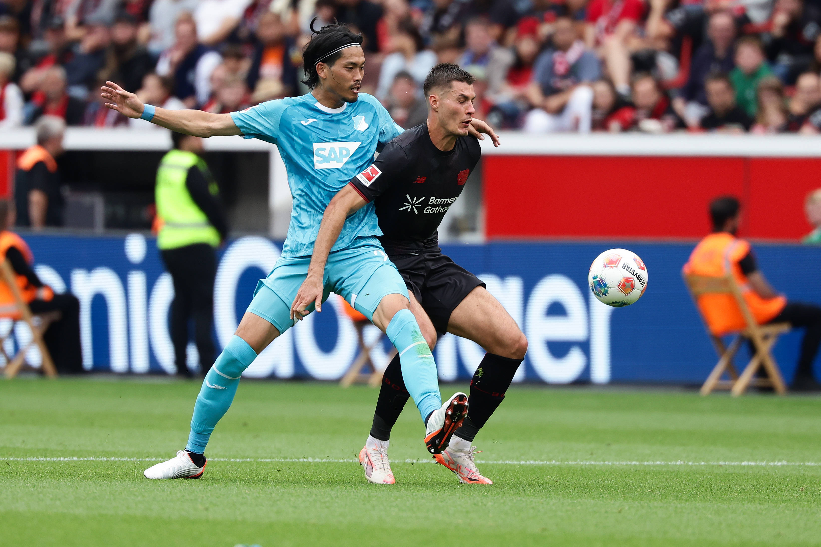 （体育）足球——德甲：勒沃库森不敌霍芬海姆