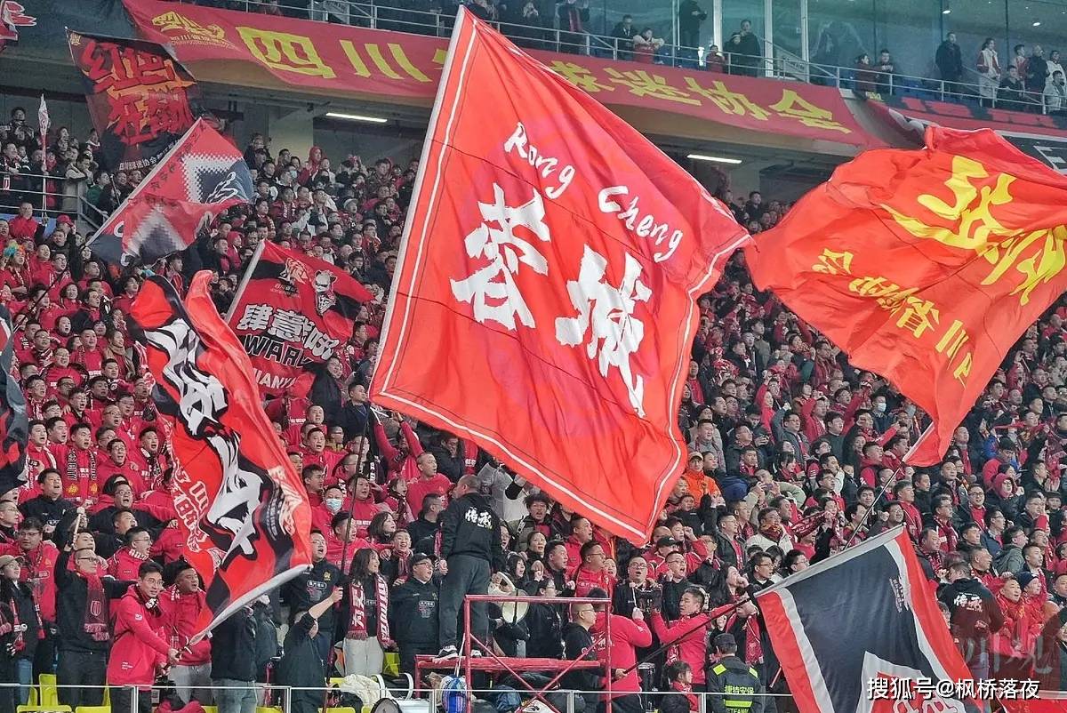 5年功勋，一朝转身！徐正源告别蓉城，揭开中超“金元泡沫”破灭后最残酷的真相