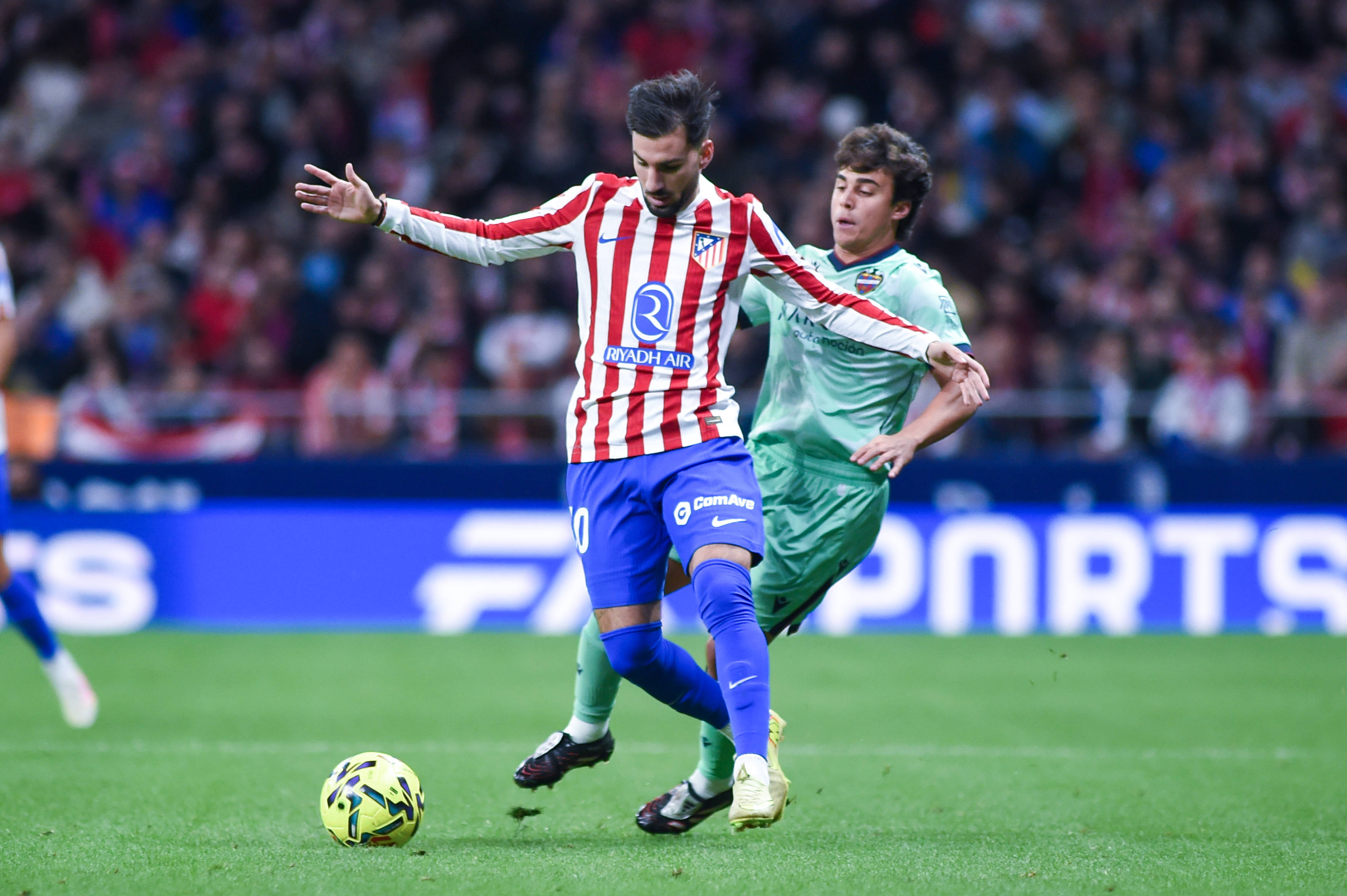 （体育）足球——西甲：马德里竞技战胜莱万特